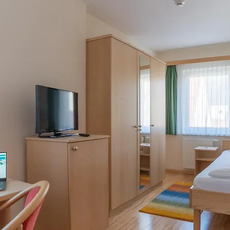Kindler 2,0 Self-check-in Hotel 3*