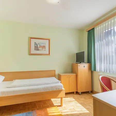 Kindler 2,0 Self-check-in Hotel 3*