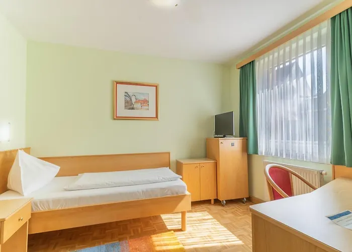 Kindler 2,0 Self-check-in Hotel 3*